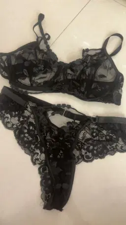 review-img