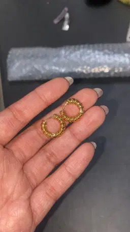 review-img