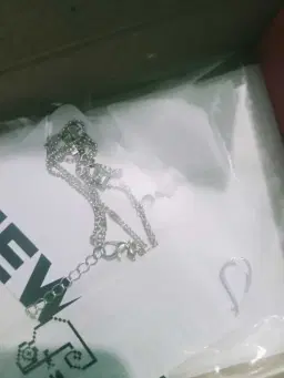 review-img